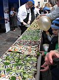 Торговля бутербродами с лотка